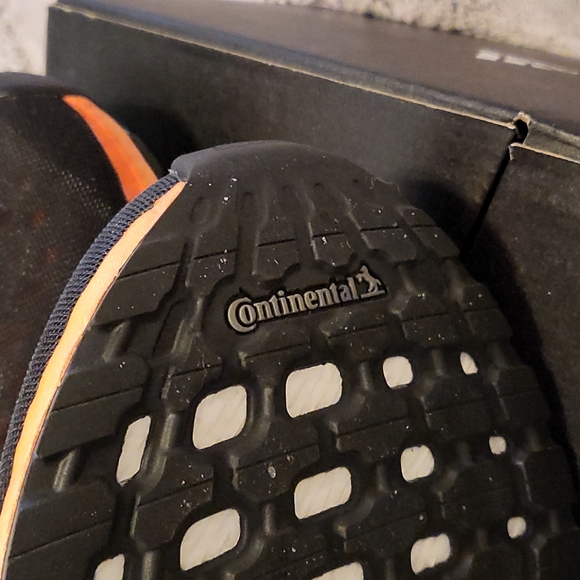 Black/Orange Adidas Ultra Boost Size 10.5 - Picture 5 of 8